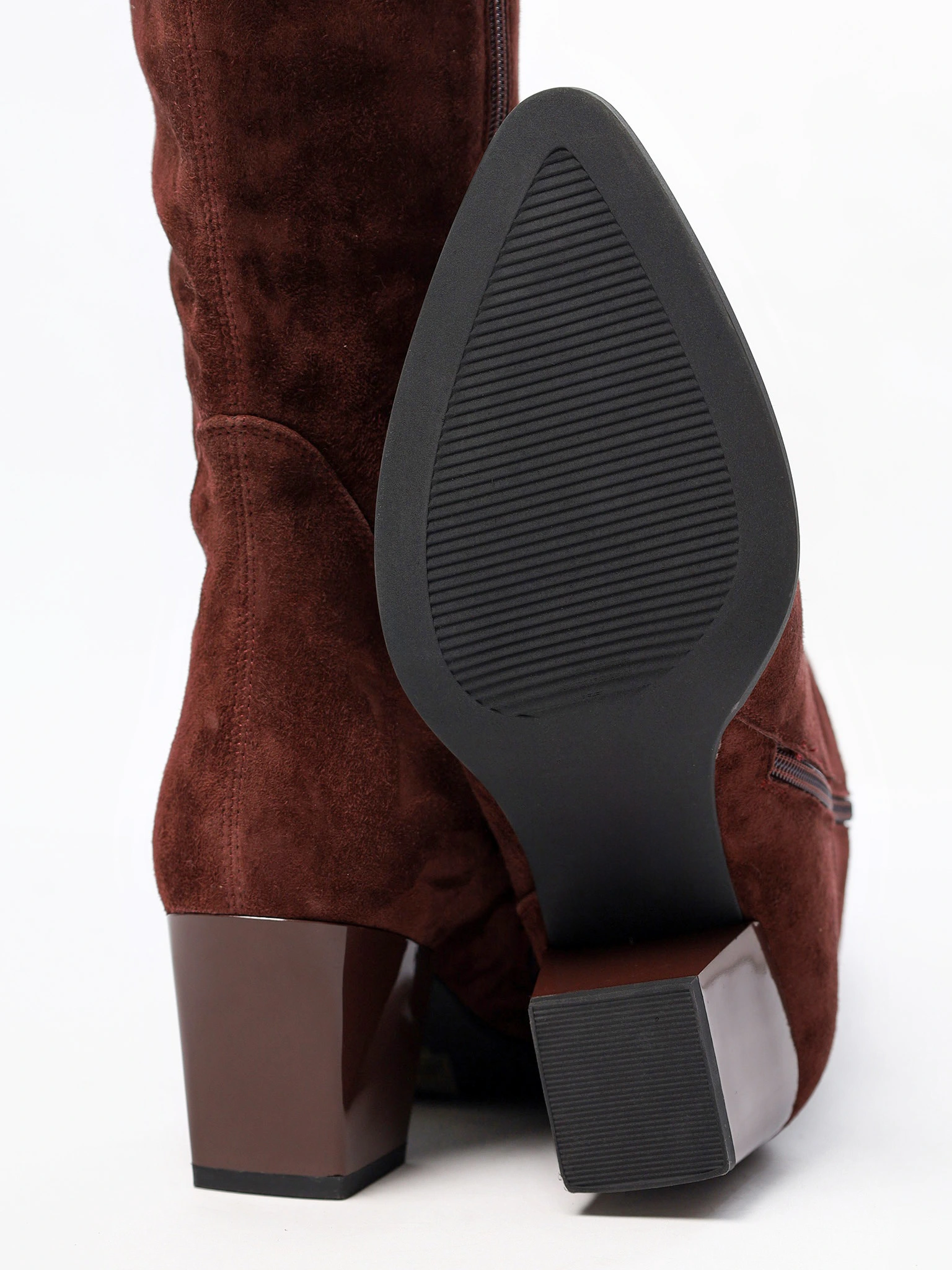 Сапоги бордового цвета на высоком каблуке